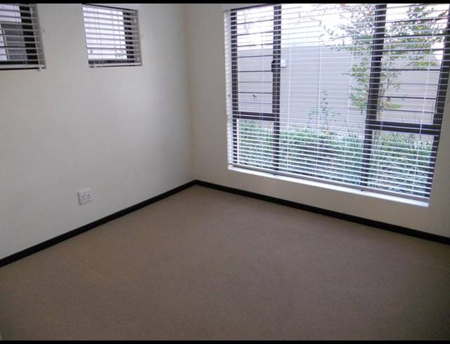 2 BEDROOM PROPERTY TO RENT IN BRYANSTON